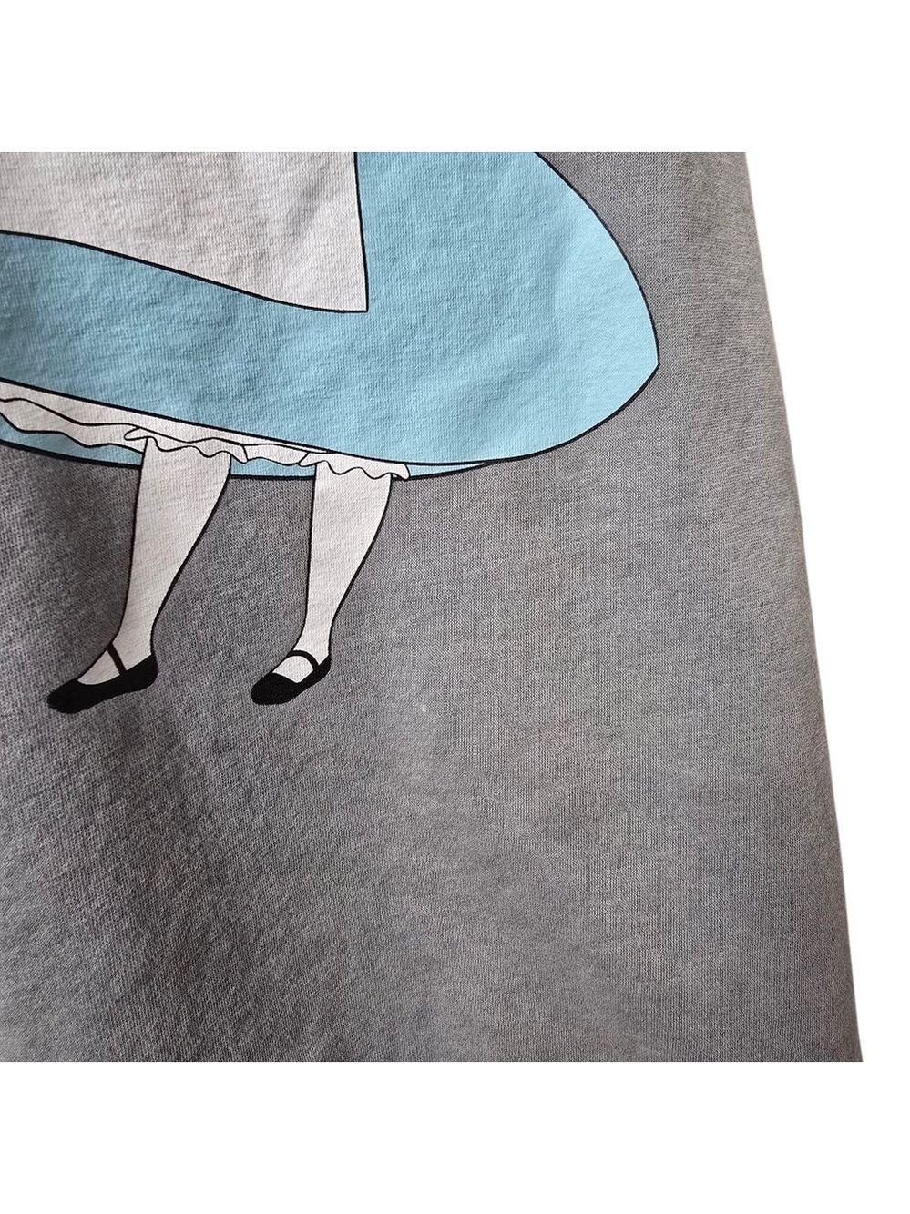 Divided H&M X Disney Welcome To Wonderland Alice In Wonderland Graphic Sweater - Picture 3 of 8